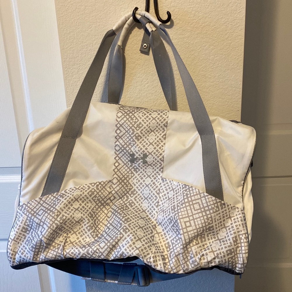 White UnderArmor gym bag